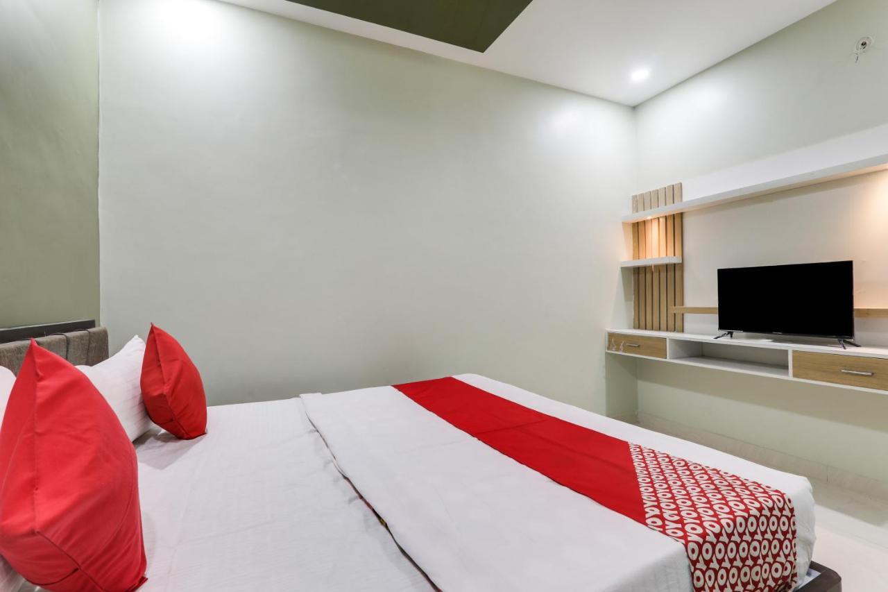Oyo Flagship Seth Vila Hotel 3*
