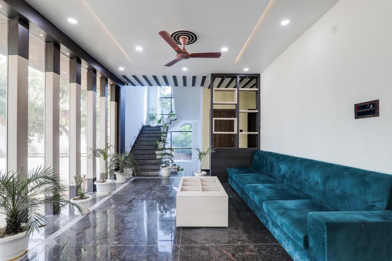 Oyo Flagship Seth Vila